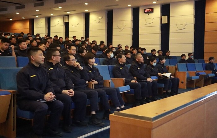 臺下同仁與同學認真聽講