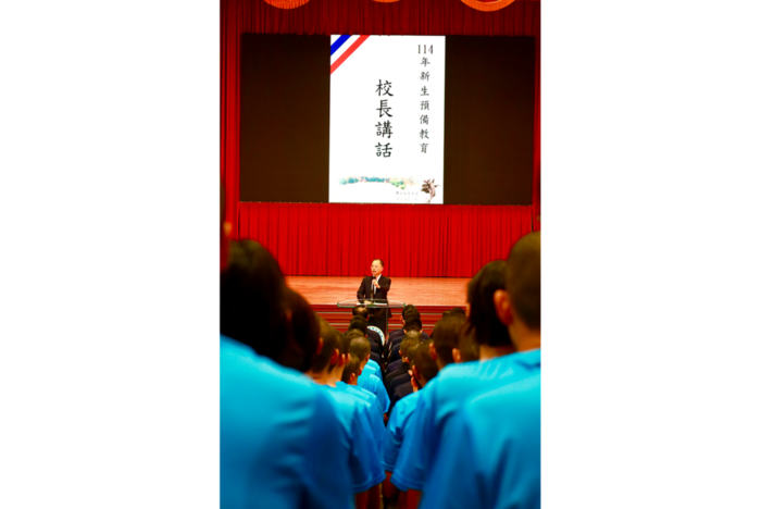 校長期許同學們秉持堅持與紀律的信念