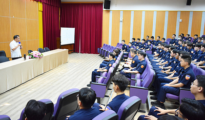 校長期許教育班長以成熟穩健的態度引導新生