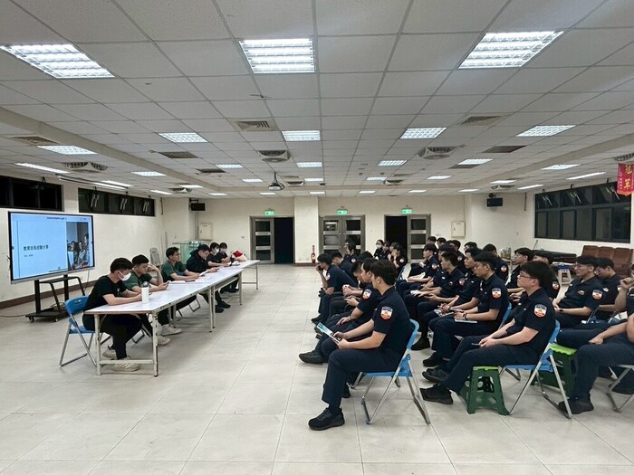 曾任教育班長之學生進行經驗分享