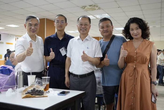 校長歡迎新生家長親友蒞校