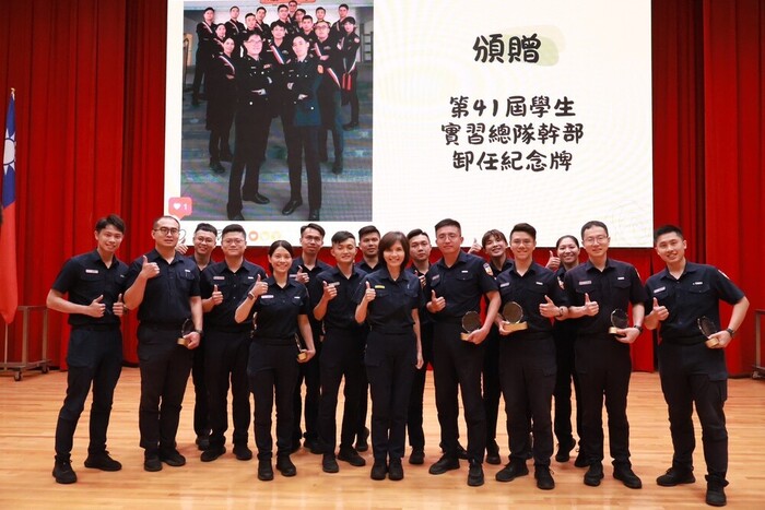 總隊長與第41屆學生實習總隊幹部合照
